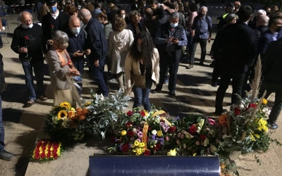 Ofrena floral al monument de Companys | Ràdio Sabadell